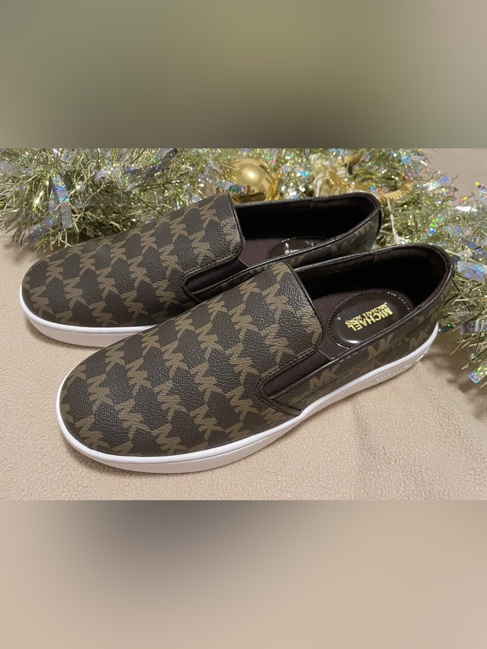 Women Michael Kors Signature Logo Keaton Slip-On Brown LS23E Size 6 without box